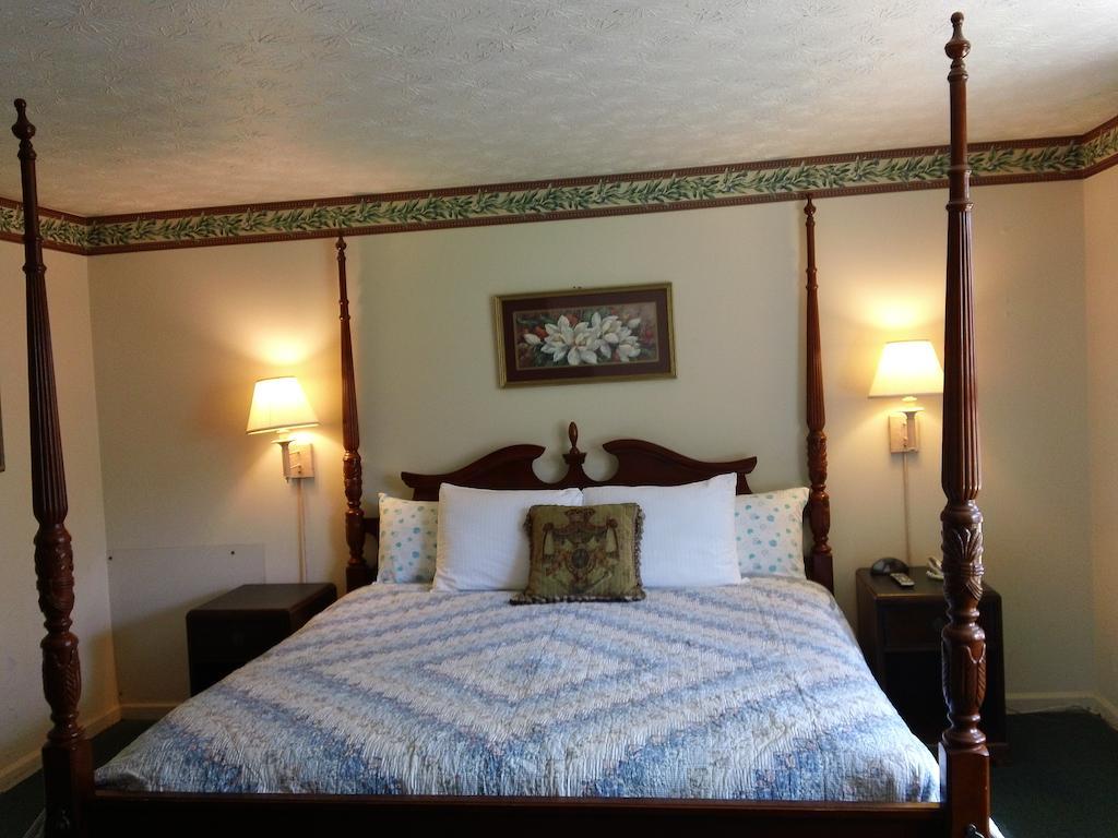 White Columns Motel Pine Mountain  Rum bild